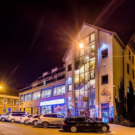 Hotel Restauracja Teczowa Luban Exterior foto