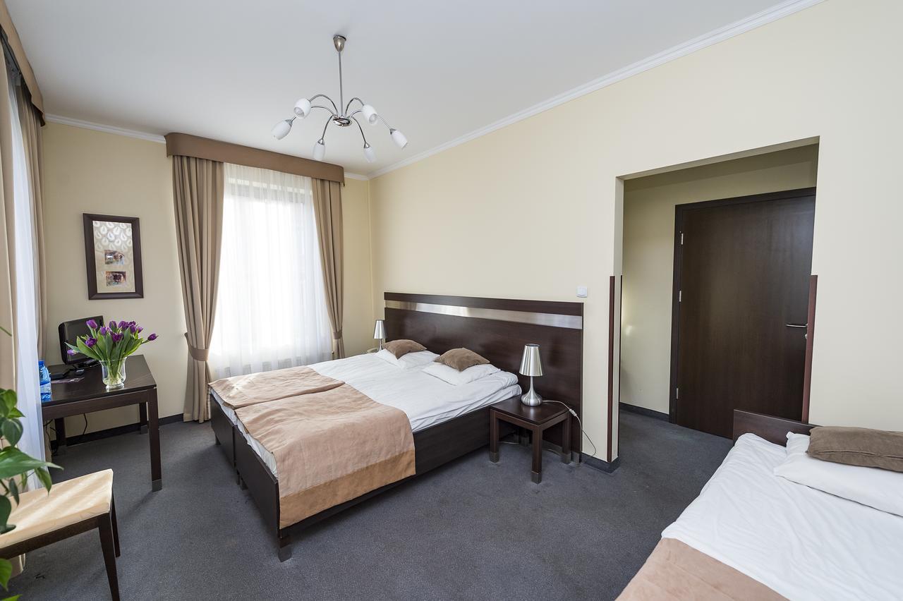 Hotel Restauracja Teczowa Luban Exterior foto